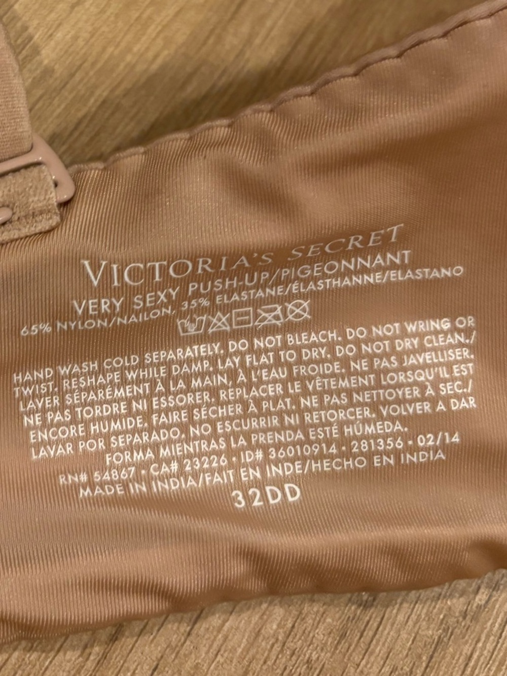 Victoria’s Secret bra size 32DD - Picture 11 of 12
